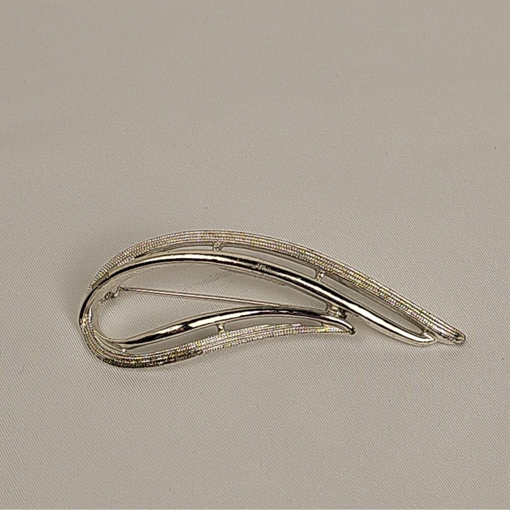 Signed Sarah Coventry Brooch Silver Tone Modernist Leaf Pin Vintage Statement